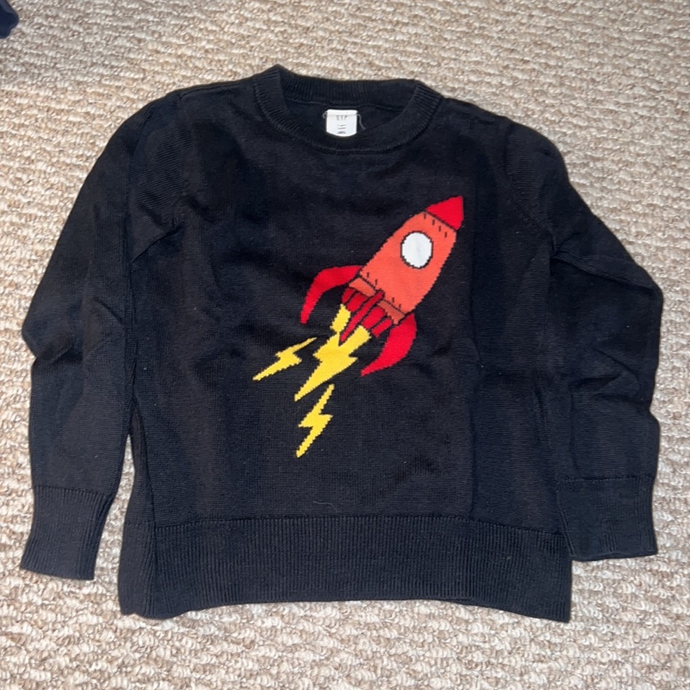 ✨GAP✨
Boys Sweater Size 5 in excellent condition